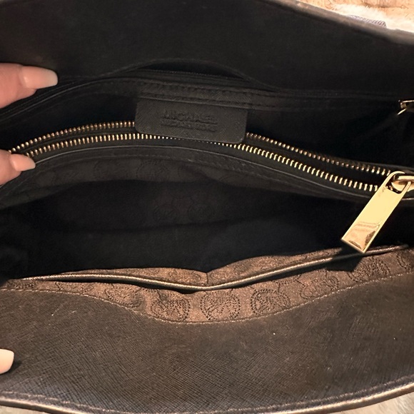 Michael Kors purse - Picture 6 of 6